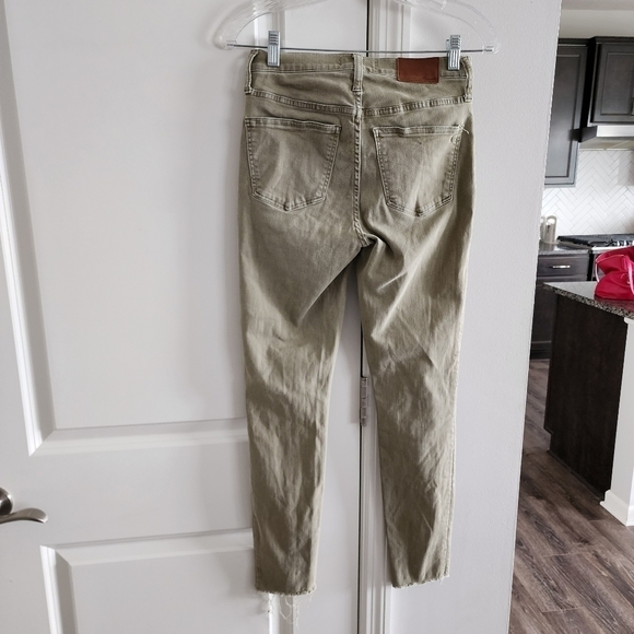 Madewell 9" High-Rise Skinny Jeans: Raw-Hem Garment-Dyed Edition - Picture 6 of 8